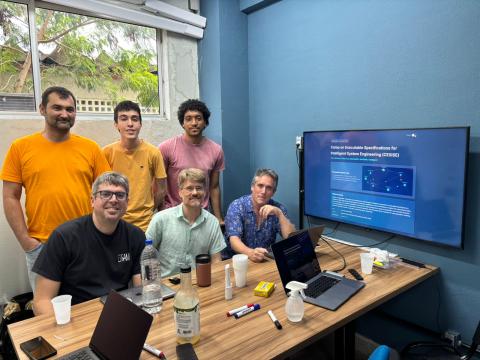 Professores posam para foto